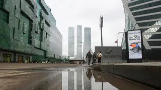 Большинство российских работодателей до конца года не планируют расширять штаты из‑за снижения спроса, растет доля частичной занятости, а кадровый дефицит сокращается до минимума за два года.