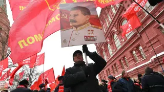 Режиссёр и бывший депутат Госдумы Владимир Бортко приступил к съёмкам фильма о Иосифе Сталине. По его словам, картина должна «развенчать миф» о советском лидере и показать его таким, каким он был «на самом деле».