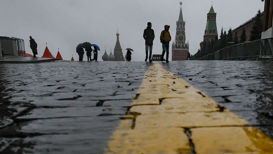 Росстат фиксирует рост концентрации доходов: коэффициент Джини в 2025 году — 0,422, разрыв между богатыми и бедными увеличивается, при этом реальные доходы выросли, а потребительский оптимизм снизился.