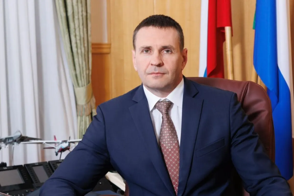 Губернатор края заявил, что оперативно восполнить дефицит аппаратов МРТ мешает участие техники и помощи частного бизнеса в СВО; регион не выполняет федеральную норму по числу МРТ, жителям приходиться ехать десятки километров.