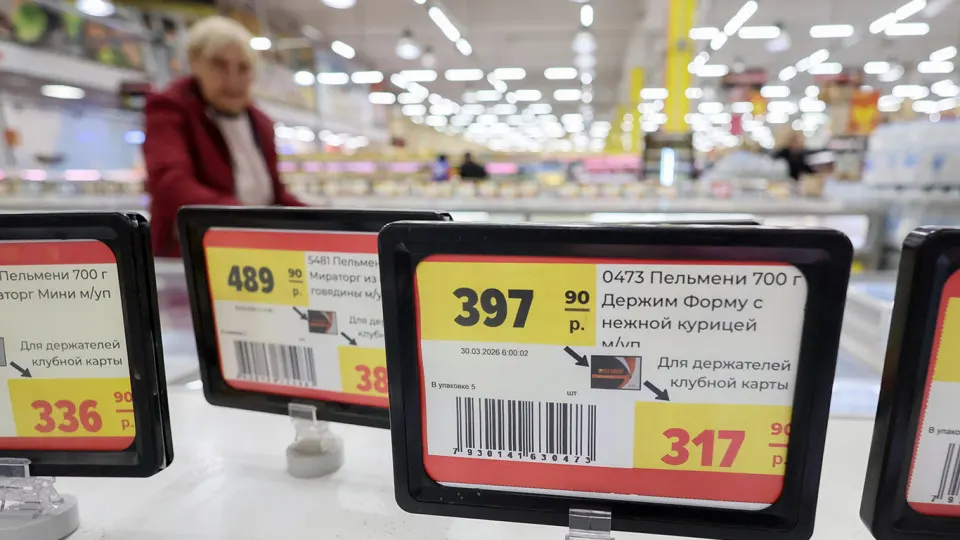 Федеральная антимонопольная служба направила предостережения экспертам за публичные прогнозы о росте цен, отметив, что такие заявления могут влиять на поведение участников рынка и инфляционные ожидания населения.