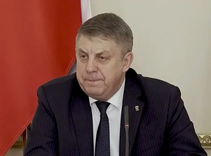 После отставки с поста губернатора Брянской области Богомаз был назначен депутатом Госдумы: замена мандата произошла на следующий день, решение утвердил ЦИК. Одновременно ушёл глава Белгородской области Вячеслав Гладков.