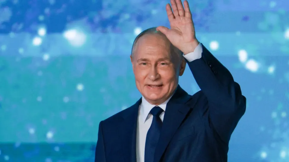 Указ упрощает получение российского паспорта для постоянно проживающих в Приднестровье: предусмотрены особые правила для взрослых, несовершеннолетних и недееспособных. Ранее были упрощения для Абхазии и Южной Осетии; Госдума также приняла закон о возможности применения армии для защиты граждан за рубежом.