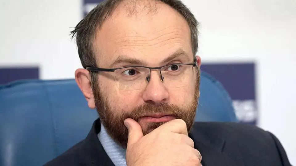 Заместитель председателя синодального отдела РПЦ Вахтанг Кипшидзе заявил, что массовые отключения мобильного интернета — не катастрофа, а повод задуматься о вечном. В материале — данные о масштабах шатдаунов в России и новые законодатeльные меры.