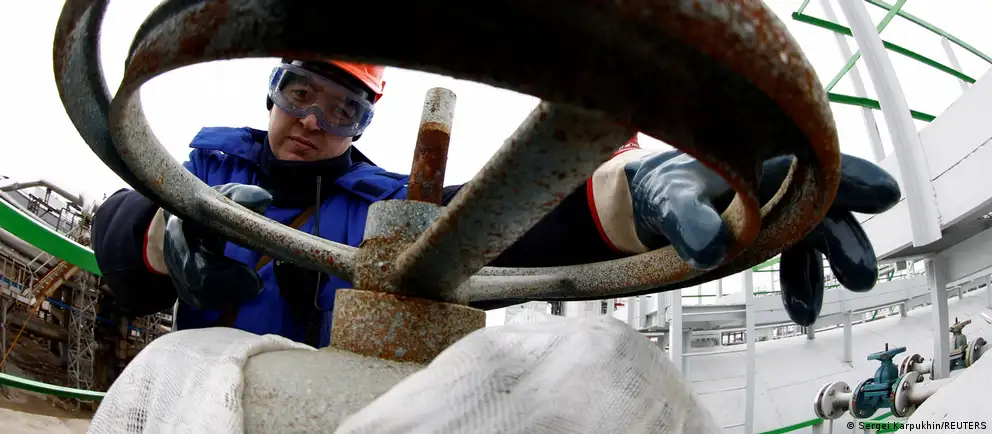 Утром 25 июня беспилотники атаковали нефтеперерабатывающий кластер в Уфе: по данным спецслужб, повреждены как минимум два завода, наблюдаются пожары и черный дым.