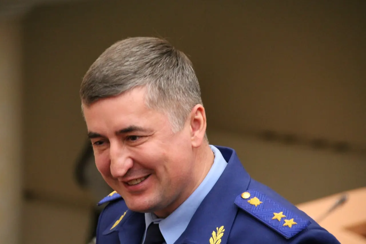 Президент подписал указ о назначении Сергея Филипенко прокурором Воронежской области на пятилетний срок. Указ вступил в силу 28 июня; новым прокурором Саратовской области назначен Роман Пантелеев.