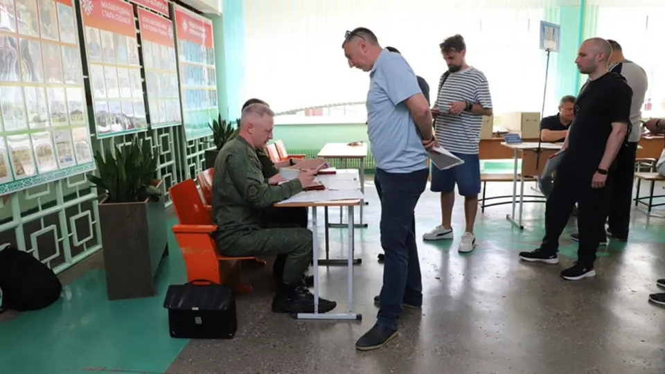 Минобороны Беларуси объявило о проведении учений с военкоматами в Гродненской области; одновременно, по данным источников, на Минск усиливается давление с требованием участия в эскалации конфликта с Украиной.