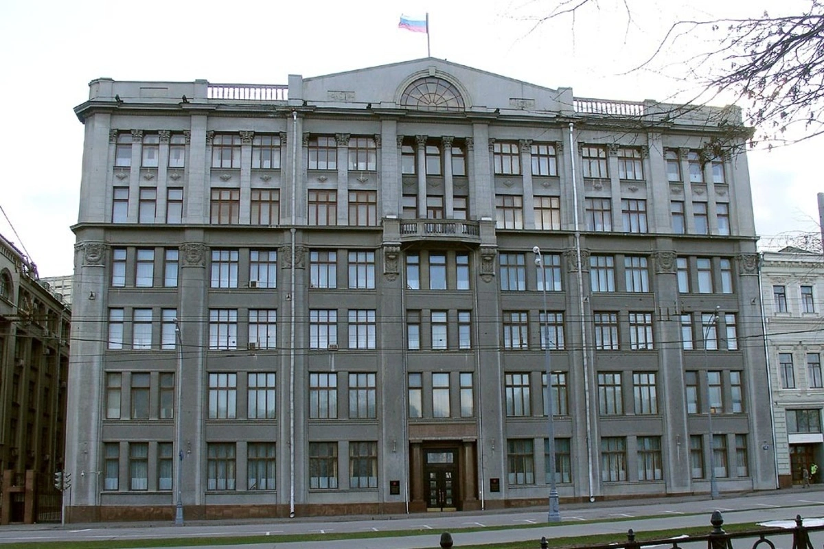 По информации нескольких источников в провластных СМИ, из Администрации президента рекомендовали сократить публикации с кадрами последствий ударов ВСУ по российской территории и сместить акценты в пользу материалов о результатах ударов по Украине.