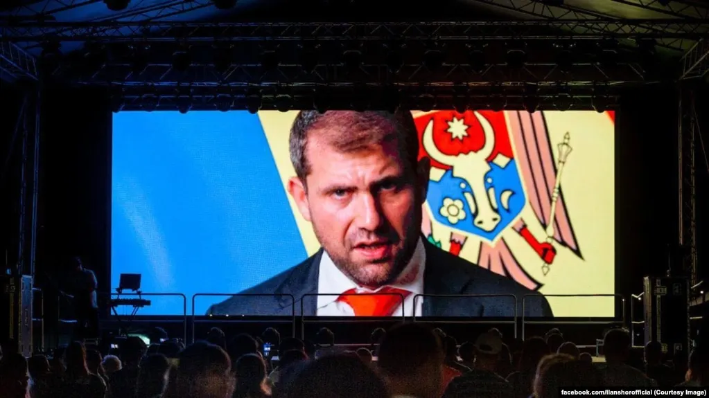 Платежная фирма A7, близкая к Кремлю, якобы обходила санкции через сеть подставных фирм и крупные банки по миру; раскрыты крупные банковские каналы и связи с руководителями проекта.