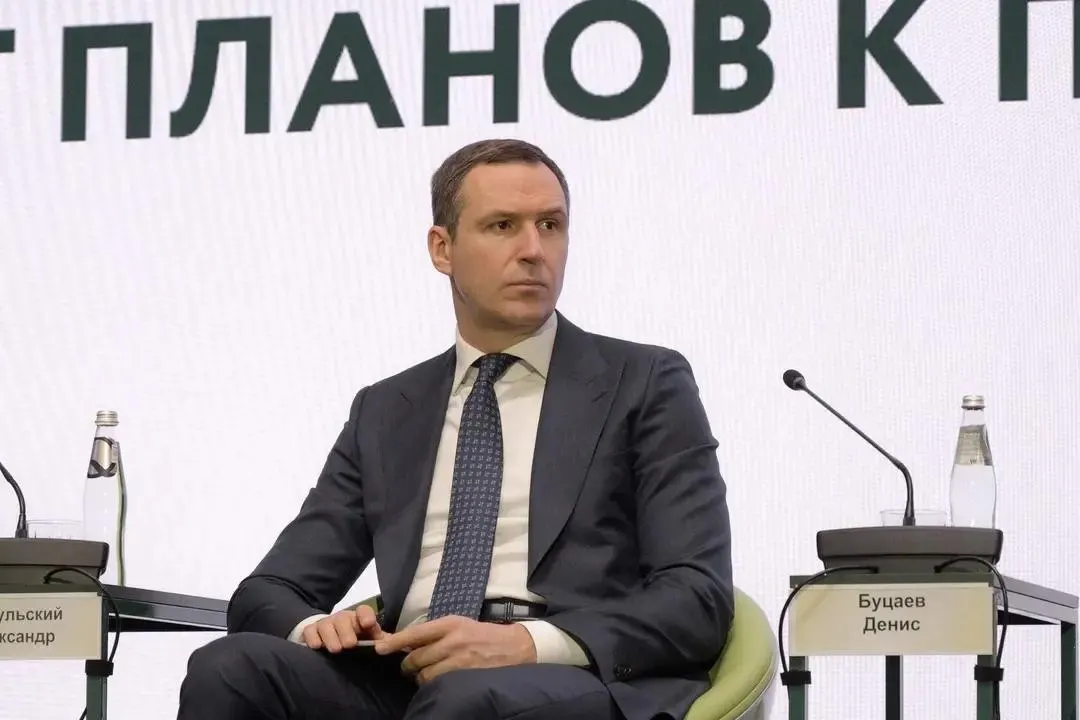 Ему инкриминируют хищение средств «Российского экологического оператора»; по информации следствия, Буцаев предположительно находится в США.