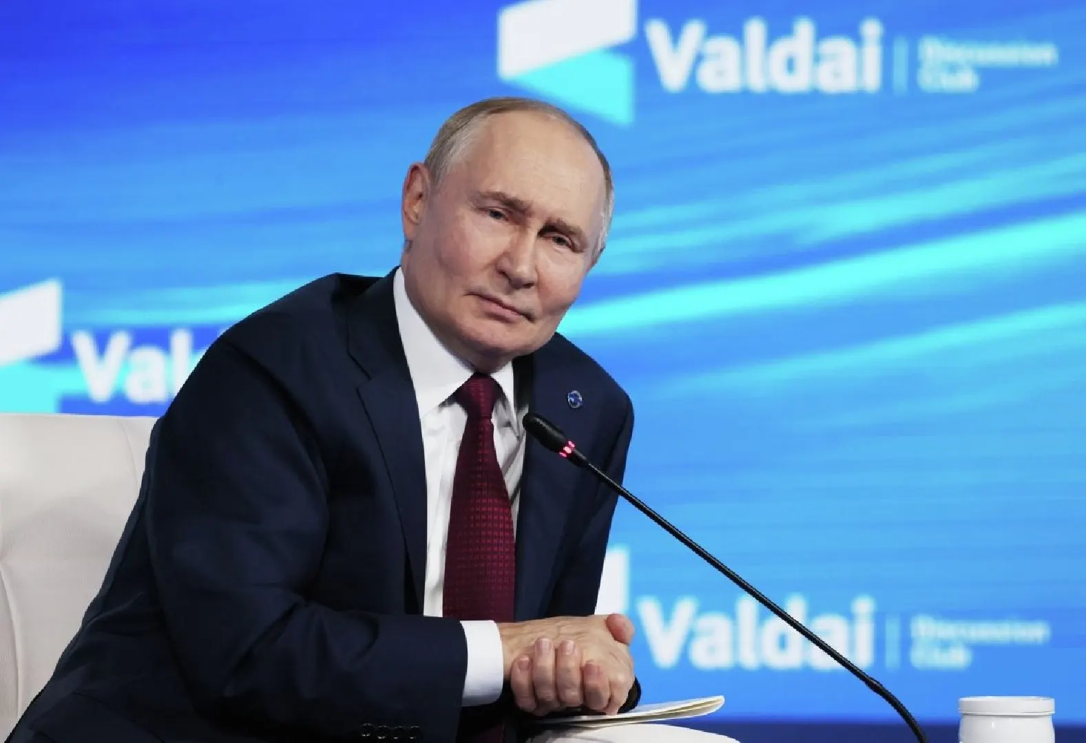Международный уголовный суд разъяснил, что ордер на арест Владимира Путина обязателен для государств, ратифицировавших Римский статут; исключение возможно лишь при переговорах под эгидой ООН, а приостановка преследования потребует резолюции СБ ООН по Главе VII.