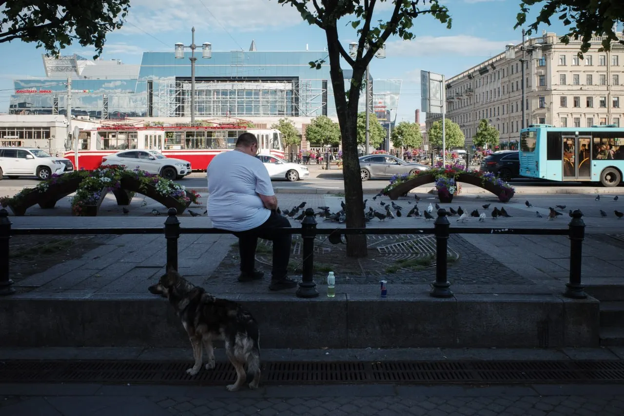 Краткий обзор: переименование топонимов в Петербурге, работы в парке в Выборге, изменения в расписании поездов на «Алые паруса», а также важные федеральные и международные новости.