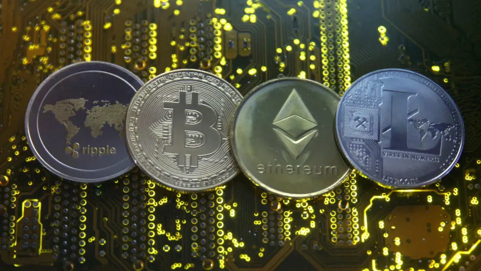 Минфин разрабатывает законопроект о введении дополнительных комиссий и специальных ограничений для операций с Bitcoin, Ethereum, USDT, BNB и USDC; документ может быть принят уже в июне, а новые правила — вступить в силу до конца года.