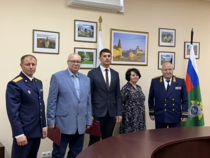 С 2026 года профильные кадетские кадетские классы начнут работу в Великих Луках и Опочке; ранее аналогичный класс планировали в Псковском гуманитарном лицее.