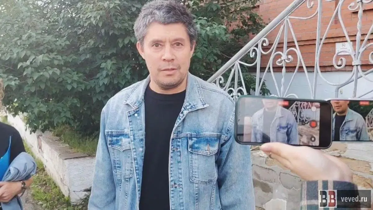Опочецкий районный суд оштрафовал депутата Светлану Василькову на 1 тыс. руб. по статье о «демонстрации экстремистской символики». По этой статье штрафы могут лишать права выдвигаться на выборы на год.