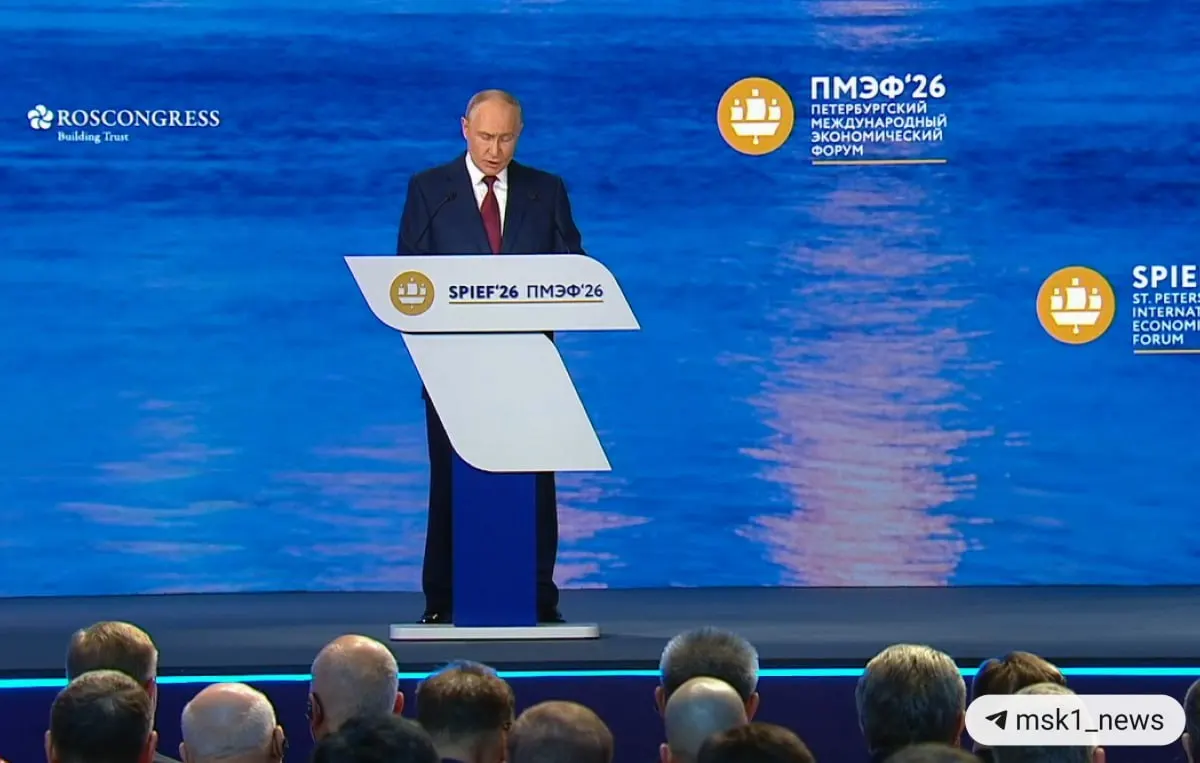 Президент заявил, что искусственный интеллект — одно из ключевых направлений будущего вместе с автономными системами и платформенными решениями; РФ также удерживает лидерство в атомной энергетике.