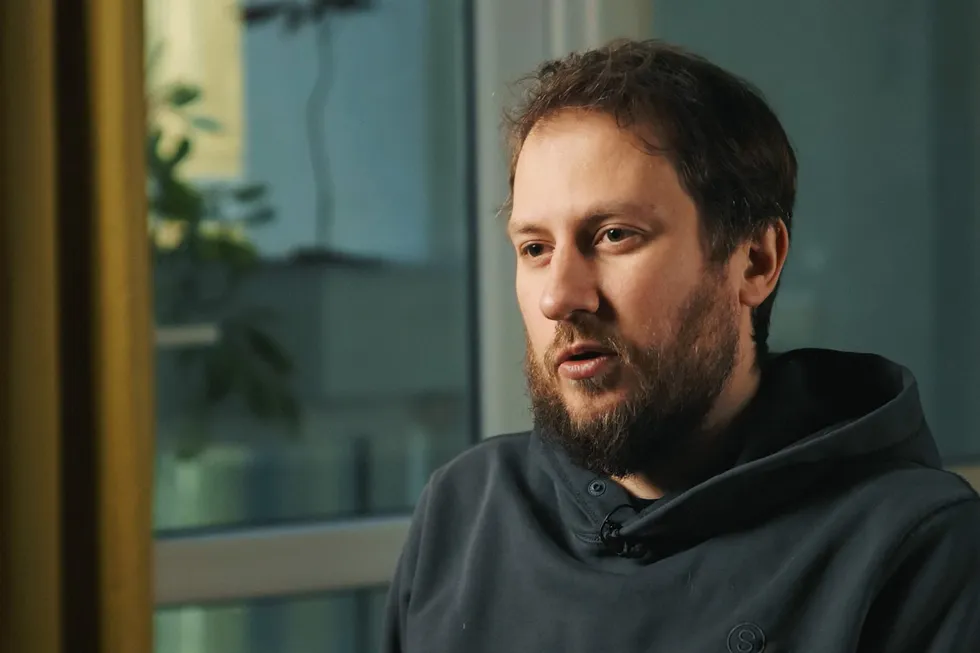 Росфинмониторинг включил «ОВД‑Инфо» в список «экстремистских» организаций. Директор проекта рассказал, как команда будет действовать дальше, какие меры уже приняты и что советуют сторонникам.