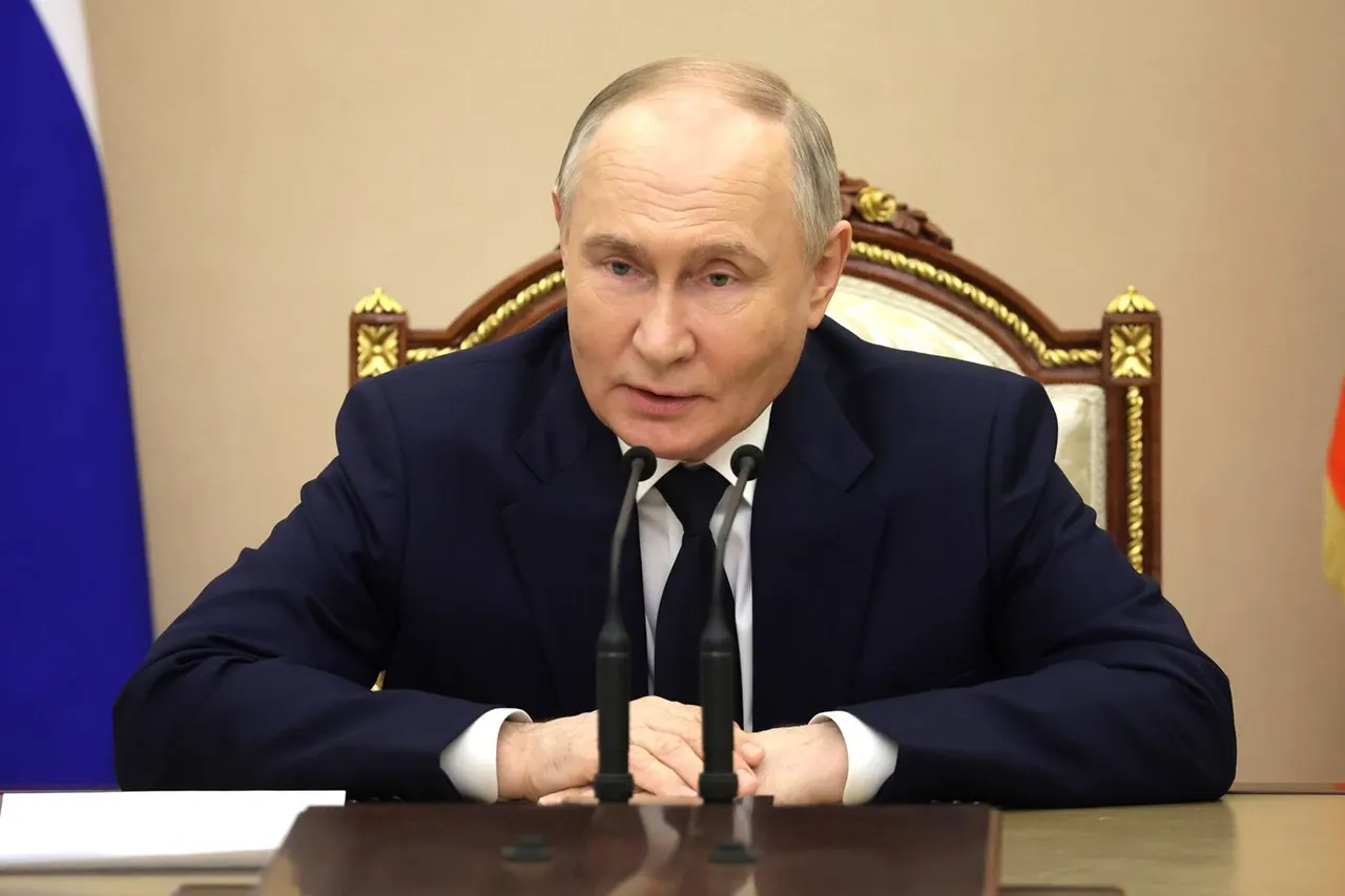 Президент поручил обеспечить непрерывность работ над ледоколами, строящимися на Балтийском заводе, и продолжить реализацию проекта «Лидер».