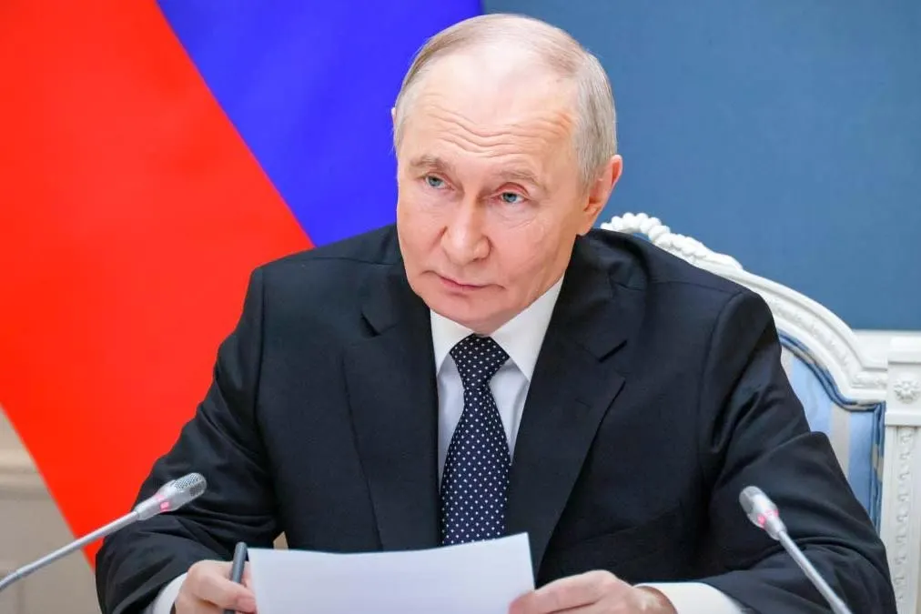 Поправки к указу №95 (от 5 марта 2022 года) распространены на вклады граждан и компаний из «недружественных» стран. Документ вступил в силу 1 июня 2026 года; экономист Сергей Алексашенко предупреждает о последствиях для счетов типа «С».