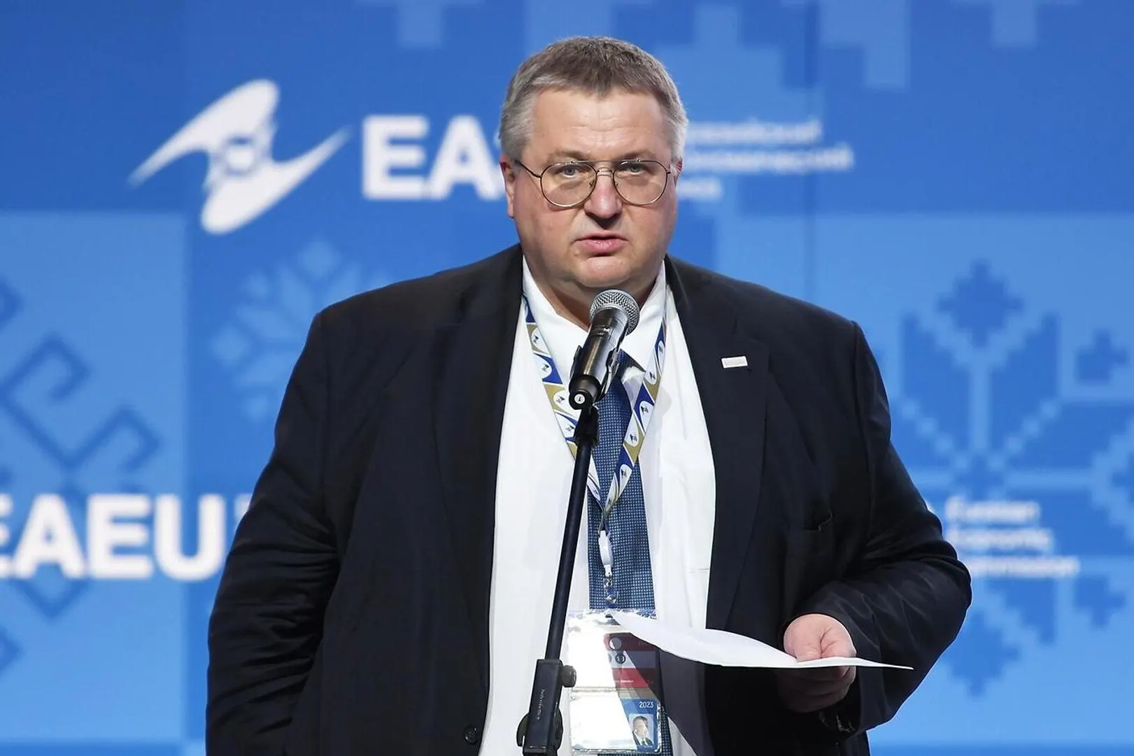 Вице‑премьер заявил, что к декабрю проведут правовой анализ по приостановке членства Армении в ЕАЭС; возможные шаги будут зависеть от результатов выборов и ориентации Еревана.