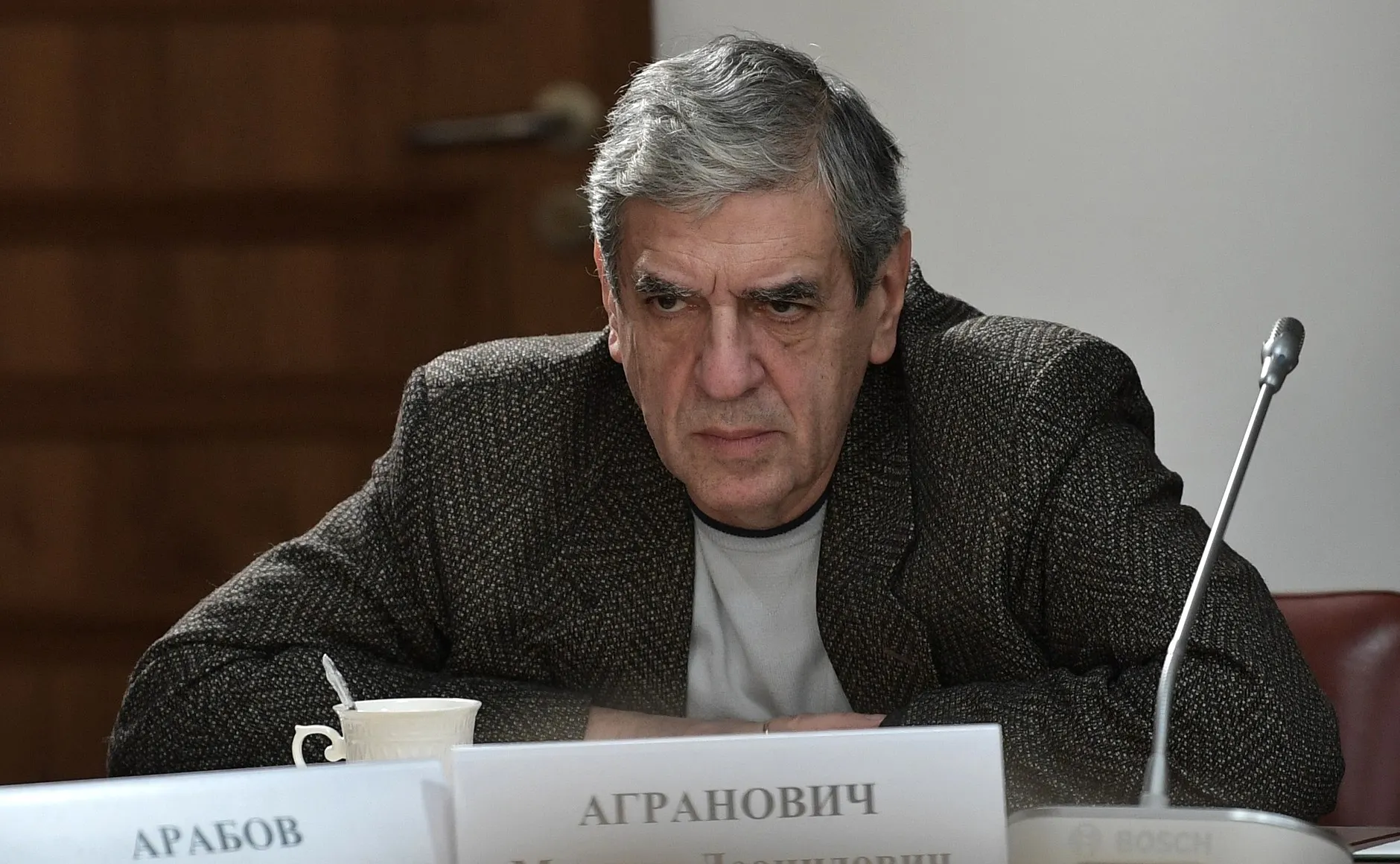 Операторский факультет ВГИК набирает студентов в специальную группу режиссёра Михаила Аграновича: обещают бесплатное обучение с 2027 года при условии годичного контракта в войсках БПЛА, а также место в общежитии, статус ветерана и дополнительные льготы.