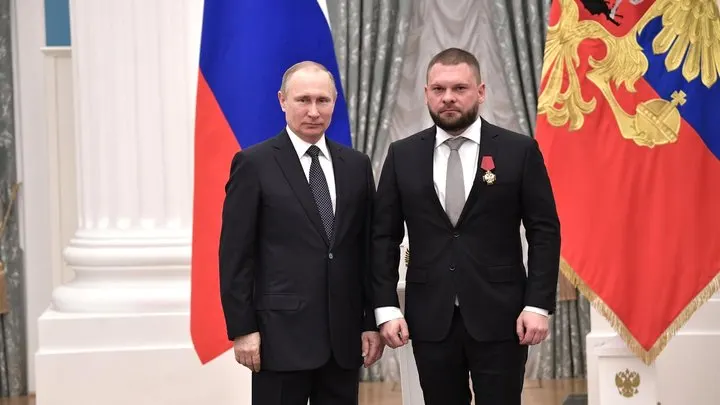 В декларации одного из лидеров федерального списка «Единой России» указаны доли в акциях и фондах США. В партии заявляют, что иностранные активы были отчуждены до подачи документов.