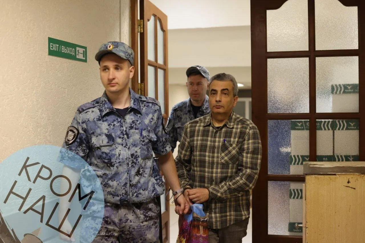 Суд снова отказал: прокуроры требовали вызвать Исакова как свидетеля, защита настаивала на его участии в деле Шлосберга.