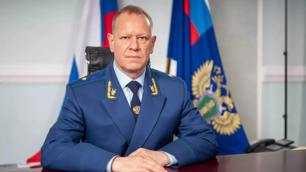 Совет Федерации проводит консультации по кандидатуре Николая Рябова — начальника управления Генпрокуратуры по Сибирскому федеральному округу. Сенаторы обсудят назначение вместе с другими кандидатурами 16 июля, окончательное решение примет президент.