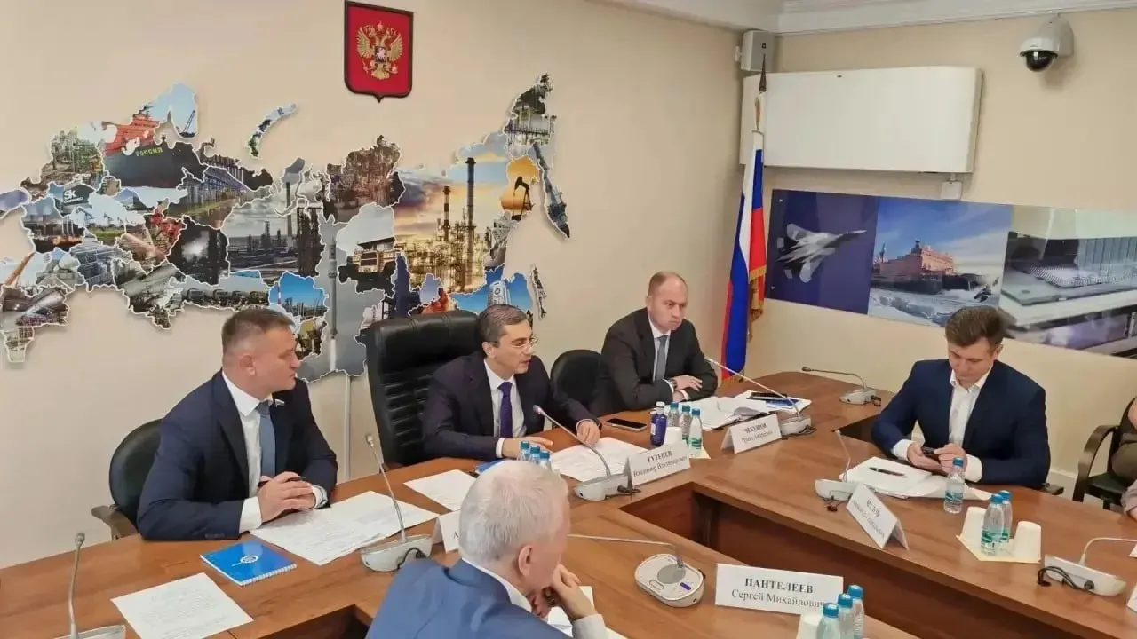 Депутат предлагает дать профильным министерствам доступ к данным ФНС, чтобы отслеживать формирование цен на каждом этапе и оперативно реагировать на резкие подорожания.
