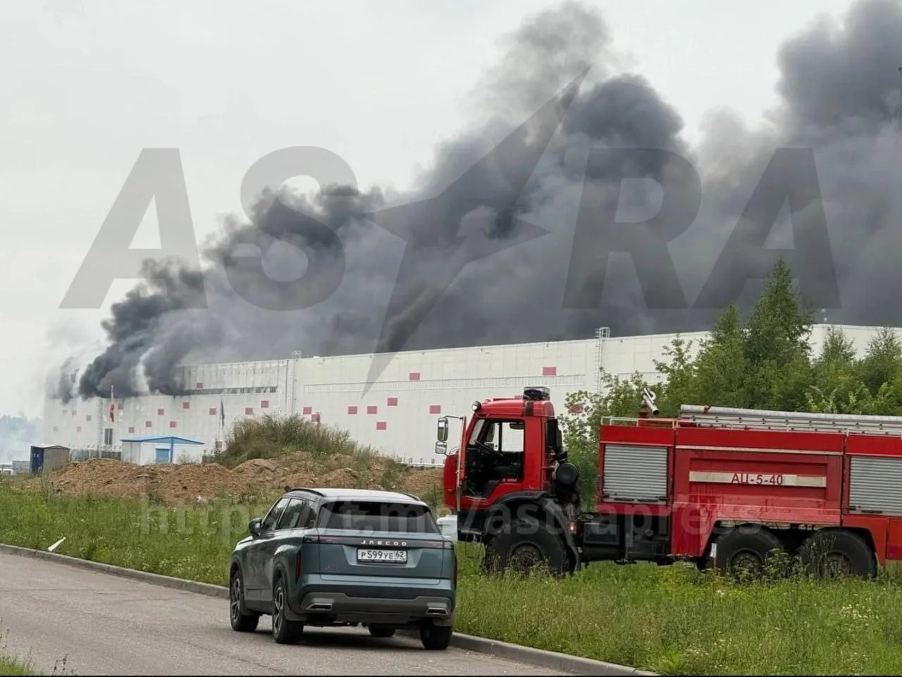 Шесть человек пострадали в Рязанской области после ночной атаки беспилотников. В Таганроге — разрушения и жертва, в Иркутской области — задержания из‑за блокады паромной переправы, в Москве — арест кандидата в муниципальные депутаты. Краткая сводка основных событий.