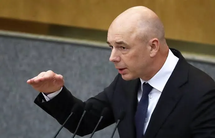 Министр финансов Антон Силуанов заявил на Московском финансовом форуме, что каждый финансист должен иметь «нычку», а Фонд национального благосостояния служит резервом для финансирования обязательств и учёта ценовых колебаний на нефть.