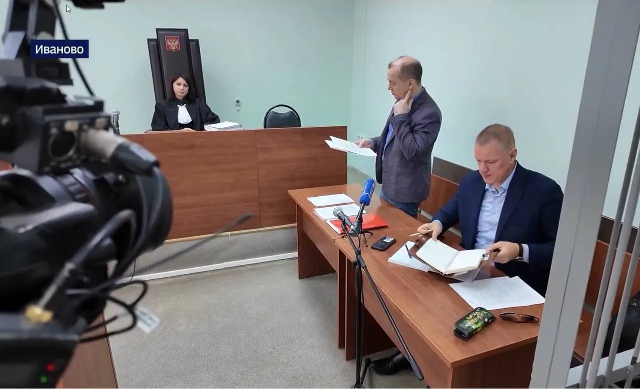 Глава Следственного комитета потребовал материалы по делу главного редактора ивановского телеканала; расследование затрагивает попытки редактора привлечь внимание к делу против полицейских и эпизоды, связанные с обвинениями в клевете и дискредитации армии.