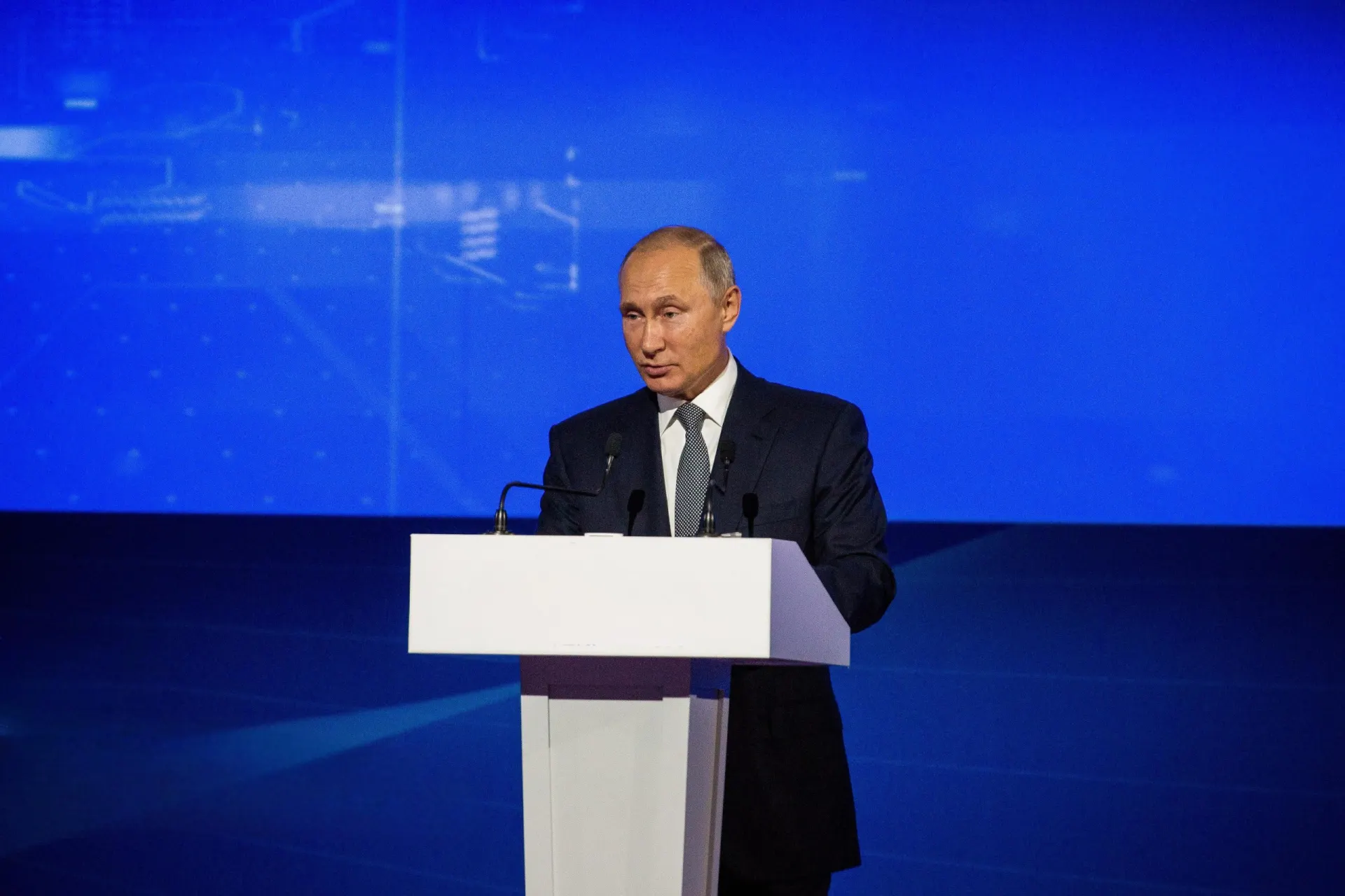 Президент на форуме Валдай разъяснил, что переговоры по Украине пока не анонсируются и что основное внимание — реальная обстановка на поле боя и дипломатические шаги.