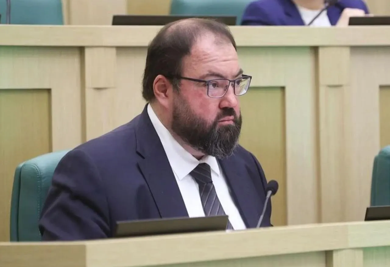 На фоне атак беспилотников обсуждаются меры защиты дата-центров и сроки восстановления инфраструктуры; эксперты оценивают ситуацию как сложную и требующую времени.